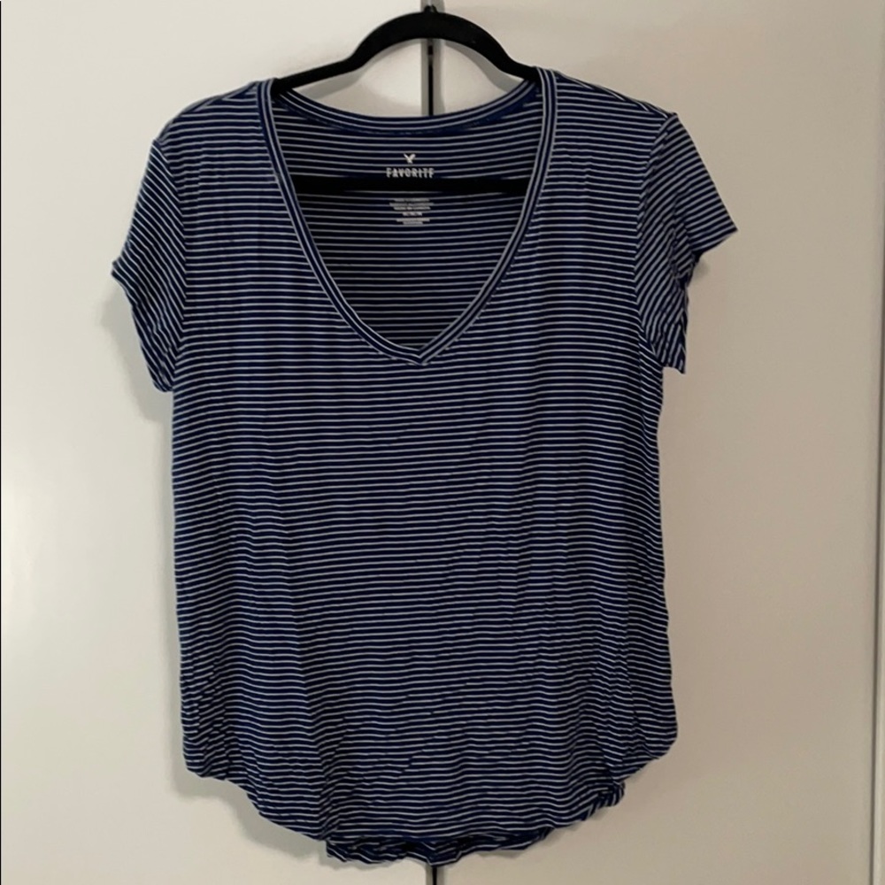 American Eagle Favorite T - V Neck